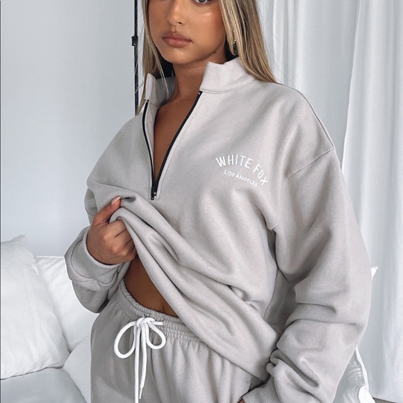 White Fox Boutique Tops - Light tan white fox crew neck half zip hoodie size m/L